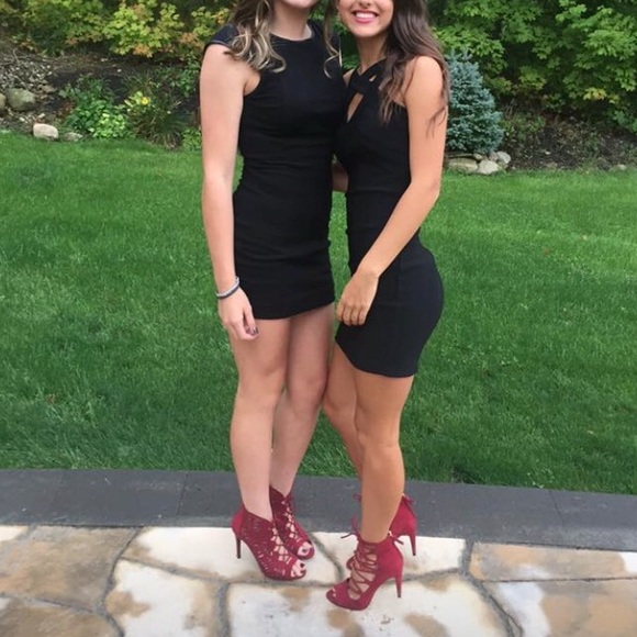 Black formal dress - Picture 5 of 7